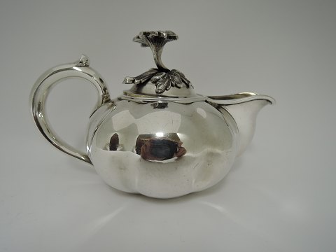 teapot 
Russian 
Silver (84)