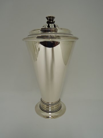 Vase mit Deckel 
Silber (830)