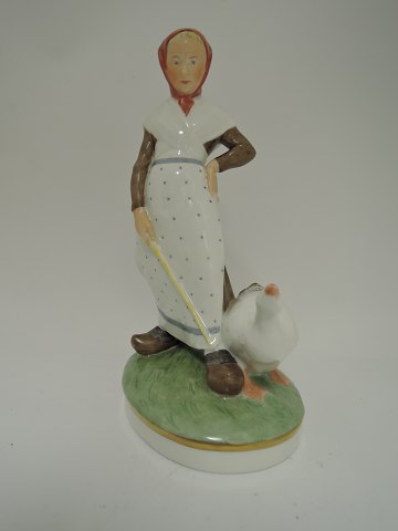 Royal Copenhagen
 Figure 528
 Goose Girl, small