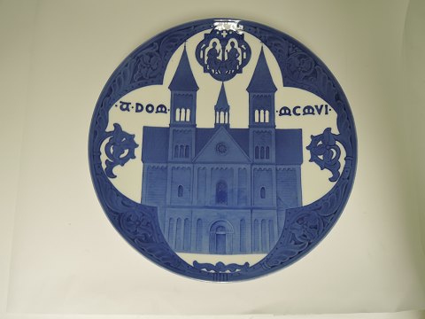 Royal Copenhagen
Commemorative Plate # 67
 Viborg Cathedral