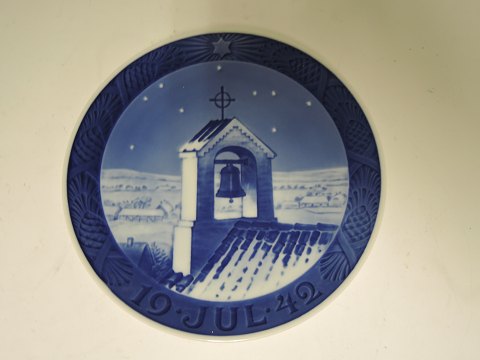 Royal Copenhagen
 Christmas Plate 1942