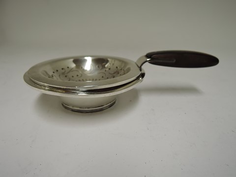 Hingelberg
Sterling (925)
Tea Strainer with saucer
