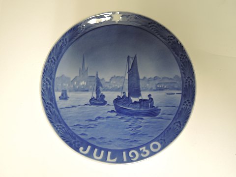 Royal Copenhagen
Christmas Plate 1930