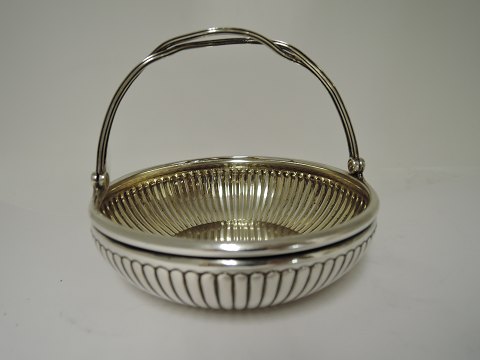 Gratschew
Silver 84 (875)
Silver bowl with hank.