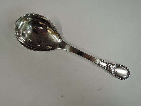 Evald Nielsen
Silver (830)
No. 13
Serving spoon