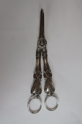Grape scissors
Sterling (925)
English
Birmingham