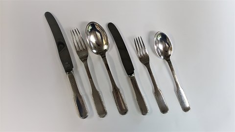 Evald Nielsen
Silver (830)
No. 25
12 people cutlery
138 parts