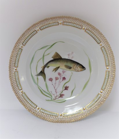 Royal Kopenhagen. Fauna Danica. Fischplatte  Essteller. Modell # 19 - 3549. 
Durchmesser 25 cm. (1 Wahl). Clupea harengus