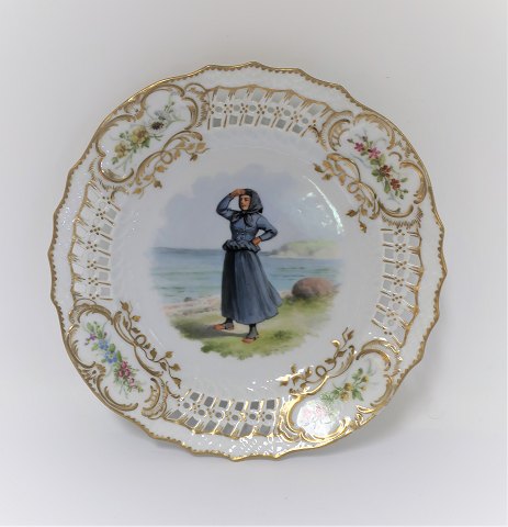 Royal Copenhagen. Plate with open-work border. Diameter 19 cm. Motiv; Girl from 
Blaavandshuk. Produced before 1923.