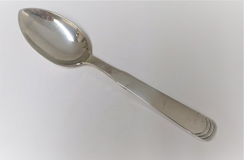 Hans Hansen. Sølvbestik (925). Arvesølv no. 15. Middagsske. Længde 19,5 cm.
