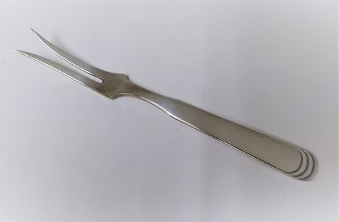 Hans Hansen. Sølvbestik (925). Arvesølv no. 15. Pålægsgaffel. Længde 15 cm.