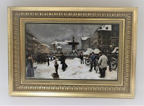 Bing & Gröndahl. Porzellanmalerei. Motiv von Paul Fischer. Wintertag am 
Gammeltorv. Größe inklusive Rahmen, 47 * 33 cm. Produziert 1750 Stück. Dieses 
hat die Nummer 406.
