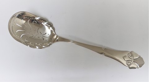 Französische Lilje. Silber Erdbeere Löffel. Länge 27 cm. Produziert 1924.