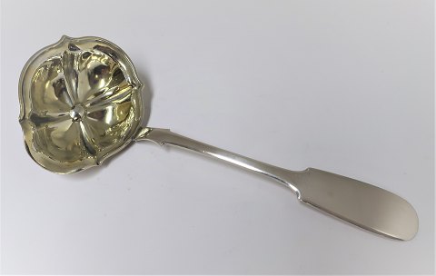 Rusland. Sølv sauceske 84(875). Længde 19 cm. Produceret 1870.