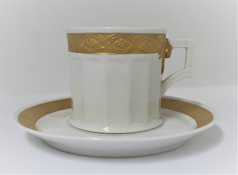 Royal Copenhagen. Fan with gold. Espresso cups. Model 11548. There are 6 pieces 
in stock. The price is per piece. (1 quality)