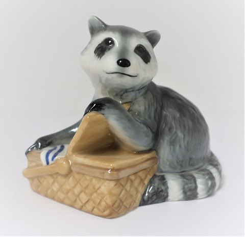 Royal Copenhagen. Porcelain figure. Raccoon. Model 055. Height 9 cm. (1 quality)
