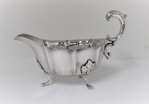 Cohr. Silver sauce bowl (830). Length 21 cm. Produced 1945.