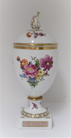 Royal Copenhagen. Saxon flower. Vase with lid. Produced before 1923. Height 27 
cm. (1 quality)