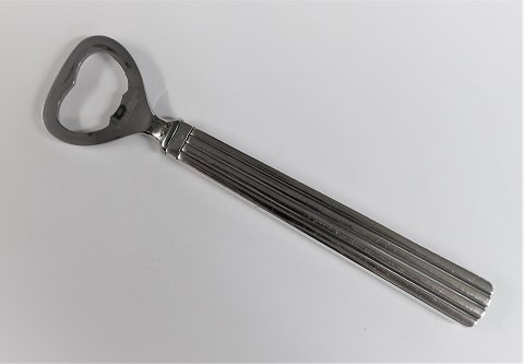 Georg Jensen. Bernadotte sølvbestik. Sterling (925). Flaske åbner. Længde 15,5 
cm.