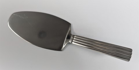 Georg Jensen. Bernadotte Silberbesteck. Sterling (925). Kuchenspatel mit Stahl. 
Länge 16cm.
