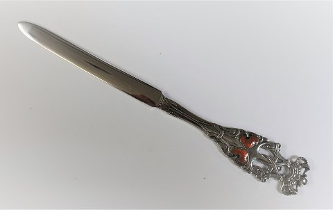 Michelsen. Sølv papirkniv sterling (925) med emalje. Længde 21 cm. Inskribtion ; 
Prf. P. Dorph af Prinsesse Marie . Jul 1908