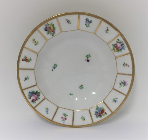 Royal Copenhagen. Henriette. Deep dessert plate. Model 444-8547. Diameter 21.5 
cm. (1 quality). There are 10 pieces in stock. The price is per piece.