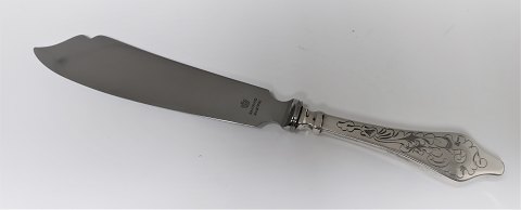 Antik Rococo. Sølvbestik (830). Kagekniv. Længde 27 cm. Poduceret 1931