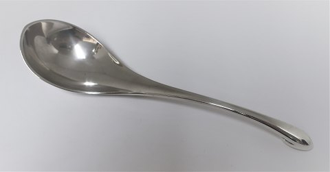 Karl Gustav Hansen. Hans Hansen. Silver cutlery (925). Serving spoon. Length 
17.5 cm.