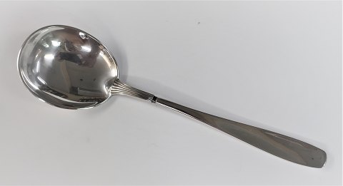 Ascot sølvbestik. Horsens sølvvarefabrik. Sterling (925). Rund suppeske. Længde 
17,2 cm.