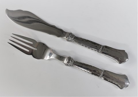 Louise. Sølvbestik (830). Fiskekniv & fiskegaffel. Længde 21 cm. Sælges kun i 
sæt.