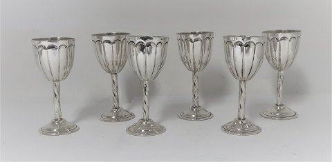 Trinkglas aus Sterlingsilber (925). Höhe 8,5cm. Verkauft als insgesamt 6 Stück.