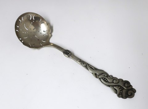 Tang. Silver cutlery (830). Sugar spoon. Length 16 cm. Produced 1922.