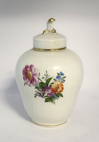 Royal Copenhagen. Light Saxon flower. Tea caddy. Model 493/1684. Height 13.5 cm. 
(1 quality)