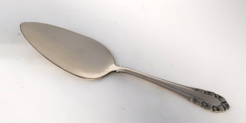 Georg Jensen. Sølvbestik (830). Liljekonval. Kagespade. Længde 23 cm.