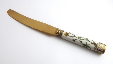 Royal Copenhagen. Flora Danica. Dinner knife with gilded silver from Michelsen 
(925). Length 25 cm.