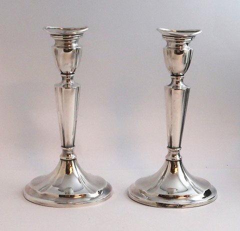 Hans Jensen (H.J). Silver candlesticks with oval base (830). A pair. Height 1.59 
cm. Produced 1959