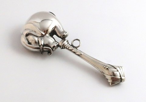 Sterling silver rattle (TF 925S). Length 11 cm.