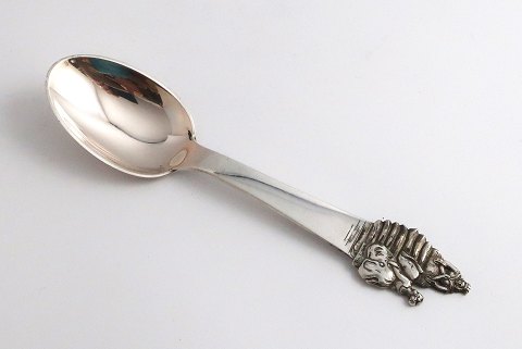 H. C. Andersen Abenteurlöffel. Silberbesteck. Die Prinzessin auf der Erbse. 
Silber (830). Länge 15 cm.