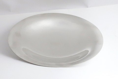 Georg Jensen. Sterling silver bowl on low stand (925). Model 620E. Diameter 20 
cm.