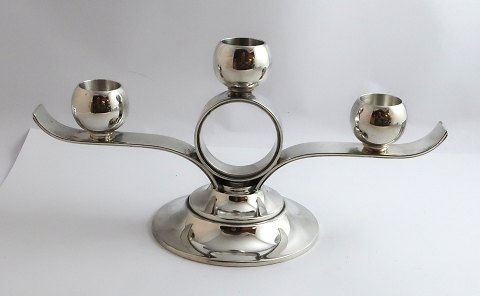 C. F. Heise. Sterling (925). 3-armet lysestage. Højde 12,5 cm. Længde 25 cm. 
Produceret 1938.