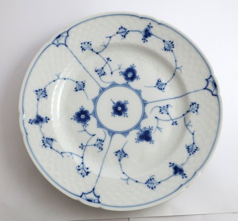 Bing & Grøndahl. Blåmalet. Middags tallerken. Model 325. Diameter 24,5 cm. (1 
sortering).