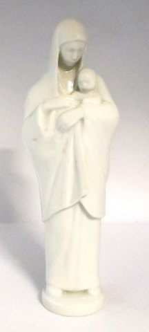 Bing & Grøndahl. Porcelænsfigur. Madonna med barn. Model 2332. Højde 23 cm. (1 
sortering)