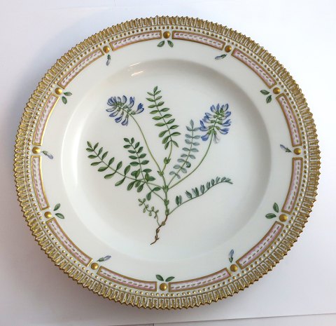 Royal Copenhagen, Flora Danica. Middags tallerken. Design #3549. Diameter 25 cm. 
(1 sortering). Oxytropis lapponica