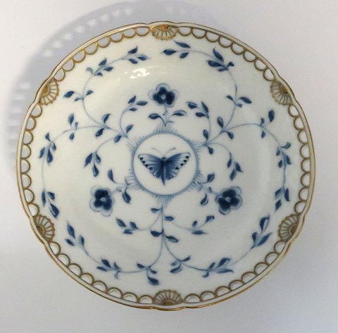 Bing & Grøndahl. Sommerfugl med guld. Kagetallerken med gennembrudt bort. 
Diameter 17 cm. (1 sortering).