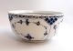 Royal Copenhagen. Musselmalet Halvblonde. Lille skål. Model 593. Diameter 14,5 
cm. Højde 7 cm.(2 sortering). Produceret før 1923