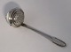 Georg Jensen. Kugle. Sterling teæg. Længde 12 cm.