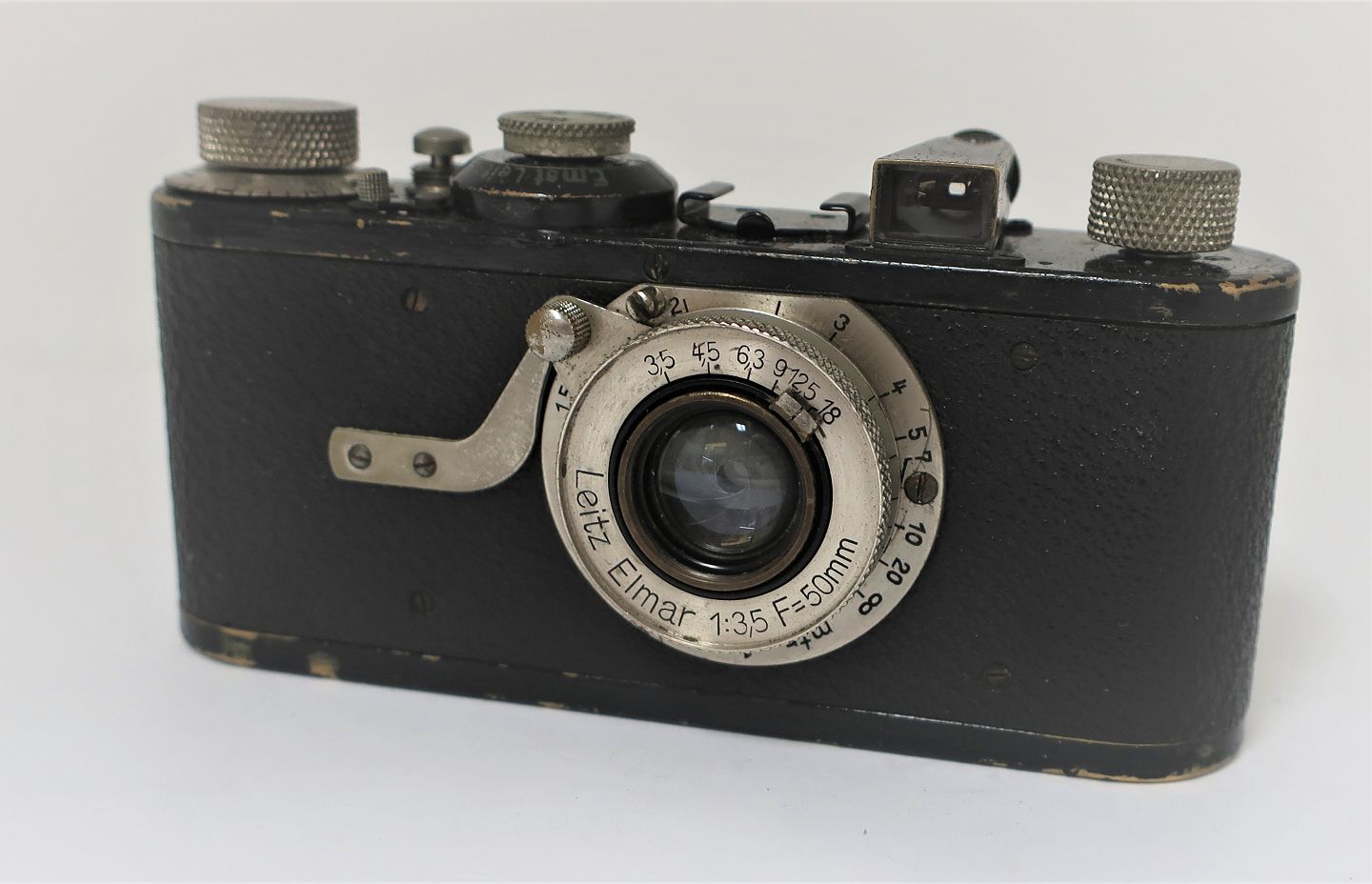 Lundin Antique - Leica. Frühe Kamera. No. 2224. Hergestellt